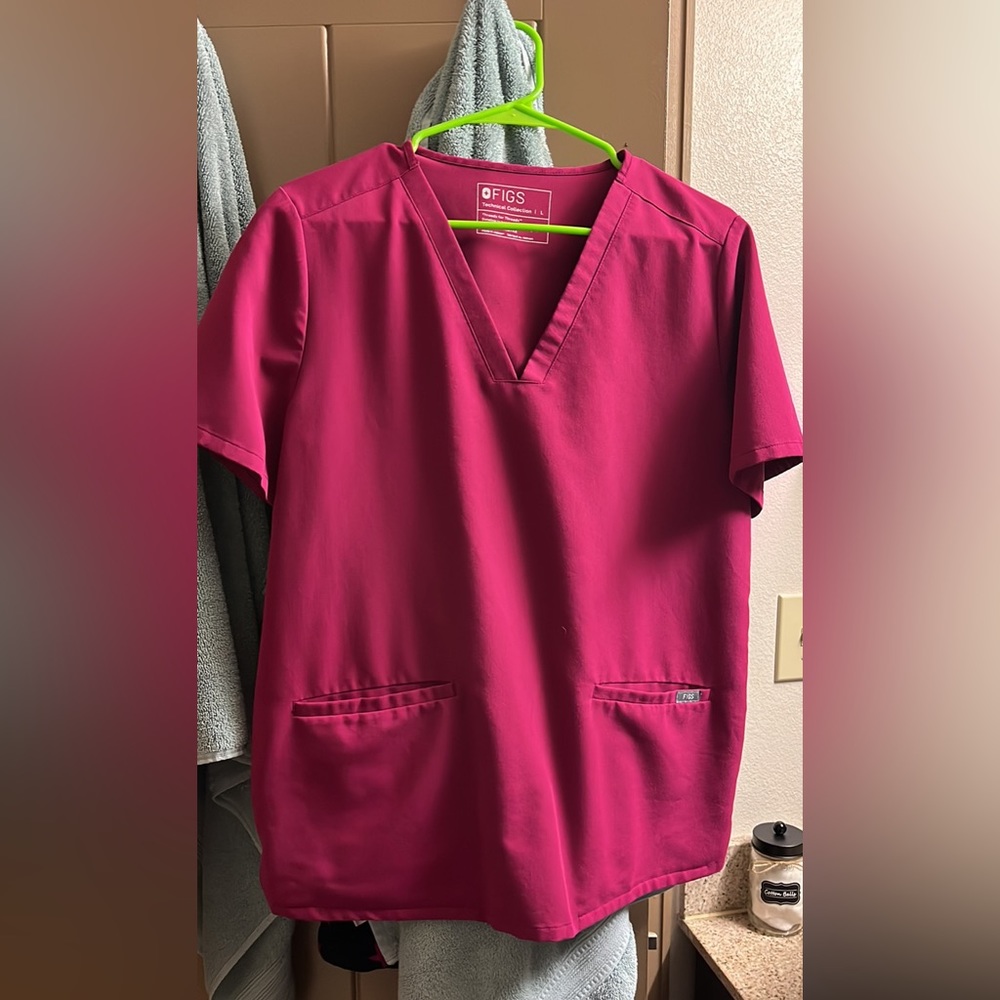 Figs women’s large top